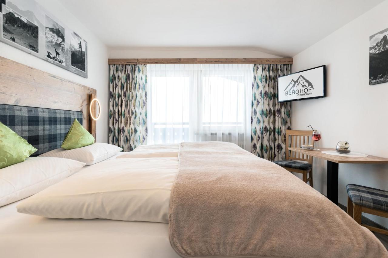 Gasthof Pension Berghof Хипах Екстериор снимка