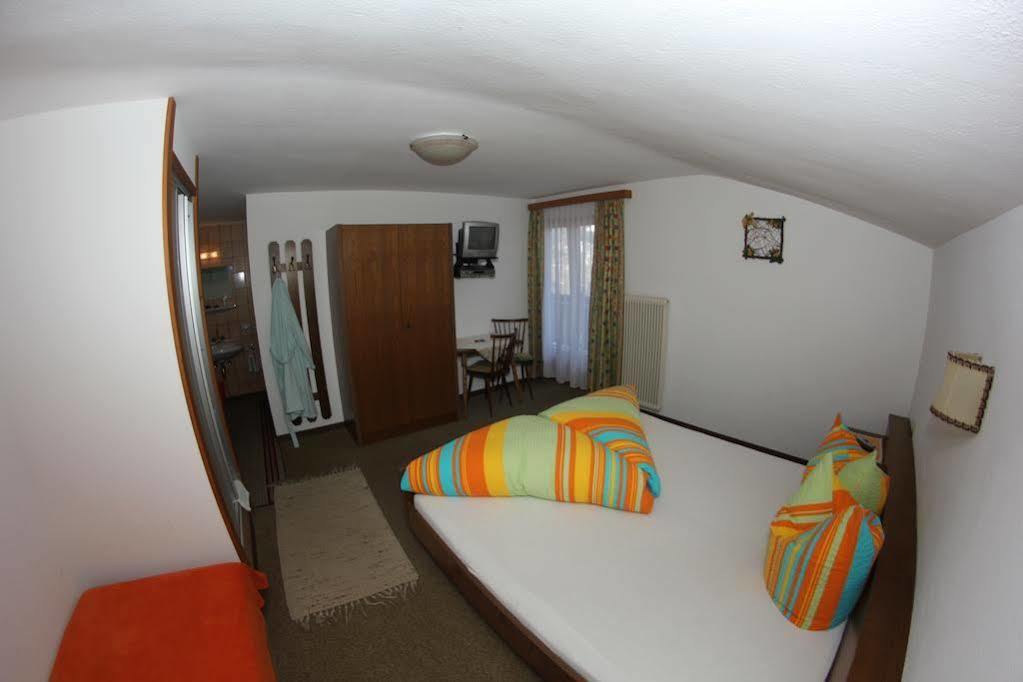 Gasthof Pension Berghof Хипах Екстериор снимка