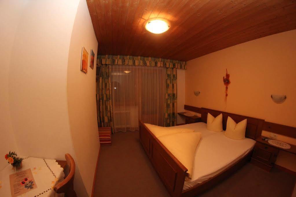 Gasthof Pension Berghof Хипах Екстериор снимка